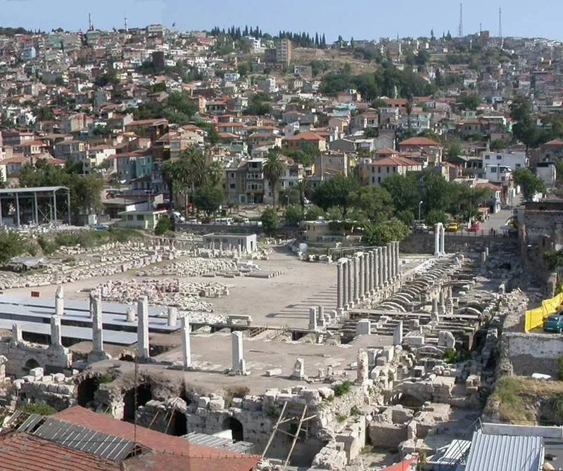 أغورا سميرنا (İzmir Agorası): دليل سياحي لإزمير القديمة