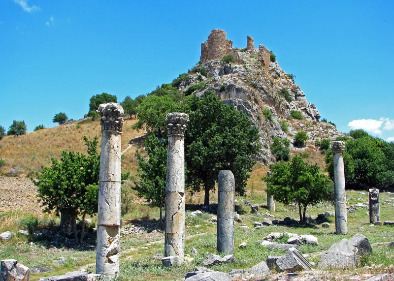 Castabala — ancienne ville et sanctuaire de Pérasia à Osmaniye