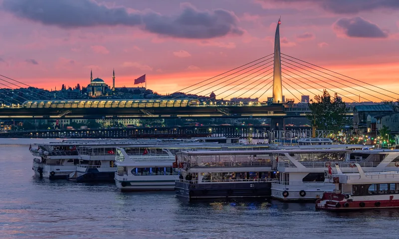 The Golden Horn Bridge in Istanbul — A Guide to Haliç Köprüsü