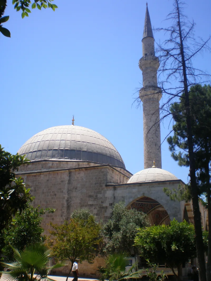 Murata Pašas mošeja Stambulā — 15. gadsimts Fatih rajonā
