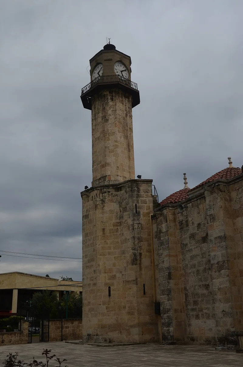 Mesquita Velha, Társo — igreja de 1102 com afrescos de Cristo