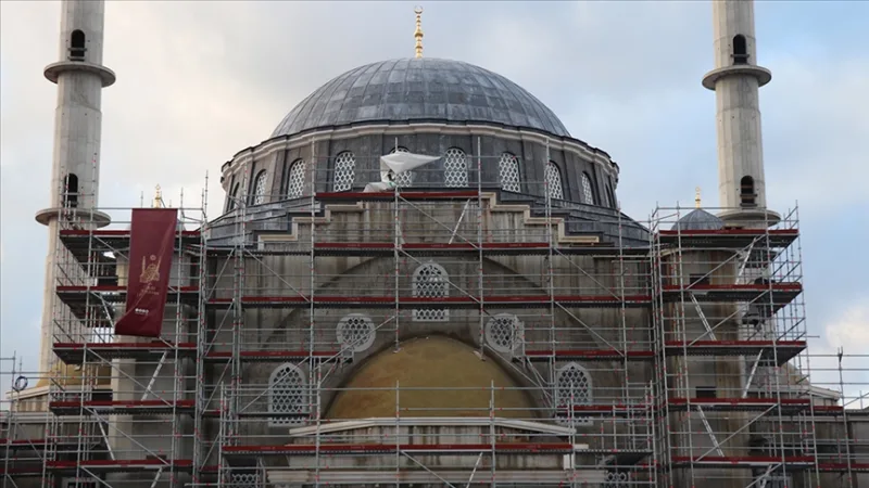 Vizsgálat indult a franciaországi Eyüp Szultán mecsethez intézett fenyegető telefonhívások miatt