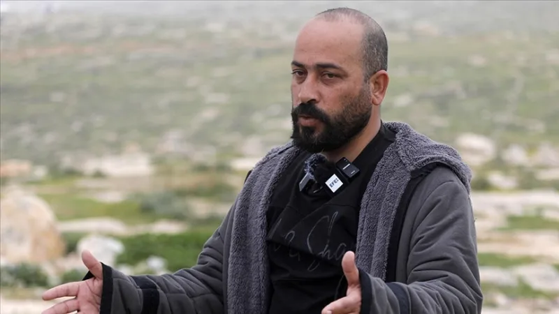 Soldados y colonos israelíes agreden a la familia de un oscarizado director palestino