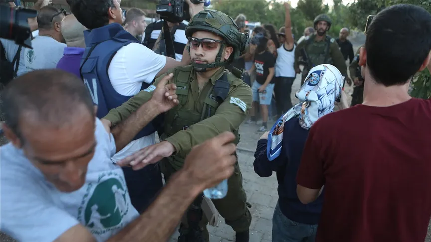 Izraeli katonák és zsidó telepesek egyidejű támadásokat hajtottak végre Ciszjordániában