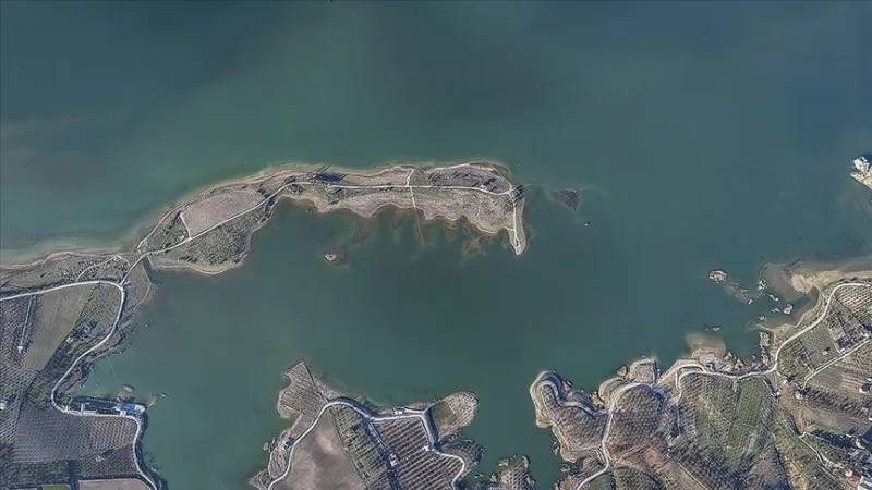 La presa de Karakaya, cuyo nivel de agua había bajado debido a la sequía, se ha recuperado gracias a las lluvias