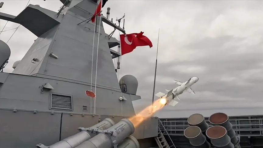 Az ATMACA hajóvédelmi rakéta telitalálattal eltalálta a szárazföldi célpontot