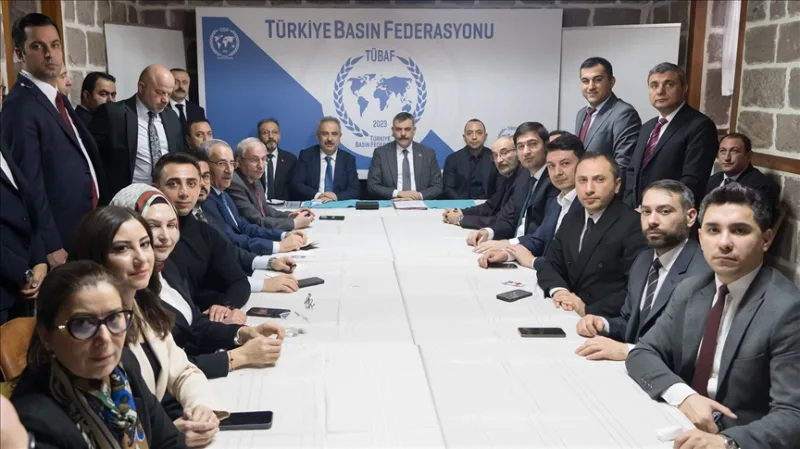 El ministro del Interior, Çiftçi, se reunió con los periodistas