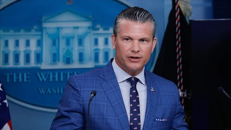 Americký minister obrany Hegseth zrušil zákaz, ktorý bránil vojenskému personálu nosiť na základniach osobné zbrane