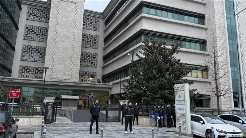 Primátor veľkomesta Bursa Mustafa Bozbey a 56 podozrivých bolo predvedených na súd