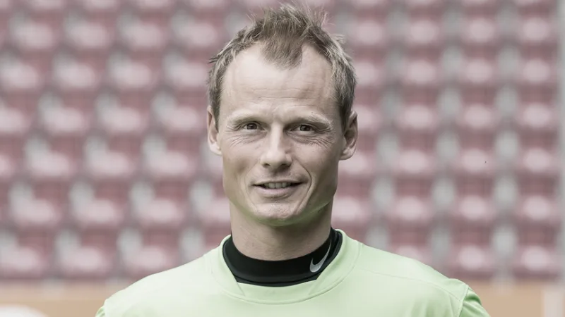 שוער ארסנל לשעבר, מנינגר, נהרג כתוצאה מפגיעה של רכבת במכוניתו