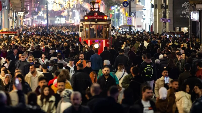 En Turquie, les prénoms les plus courants restent « Mehmet » et « Fatma », tandis que le nom de famille « Yılmaz » conserve sa première place