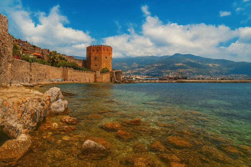 La Torre Roja (Kızıl Kule) de Alanya: símbolo de la ciudad y principal monumento histórico