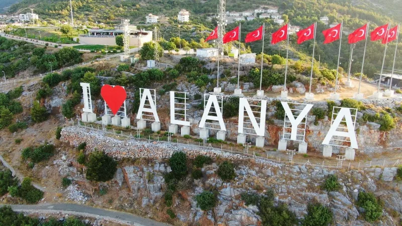El letrero «I Love Alanya»: el mejor mirador y lugar para hacer fotos en Alanya