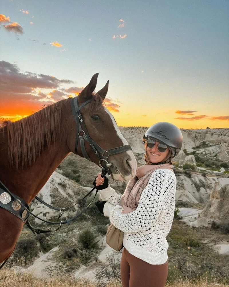 טיול רכיבה על סוסים בעמק האהבה עם הזריחה או עם השקיעה